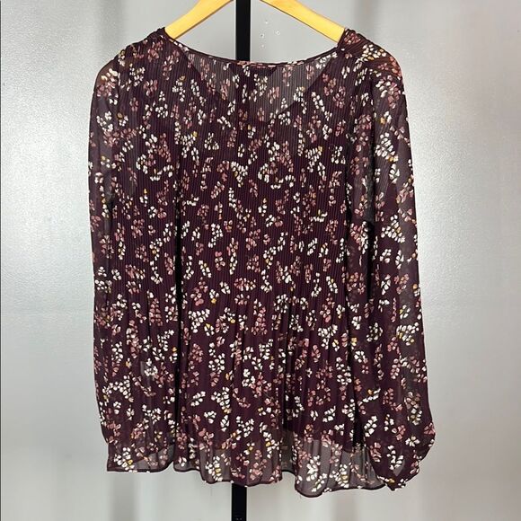 41 Hawthorn Red and Cream Puff Sleeve Blouse - Picture 2 of 7